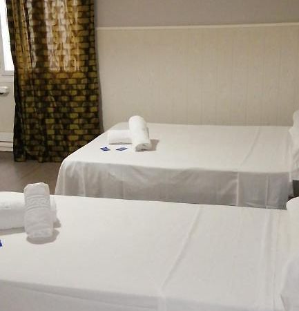 Hostal Oxum Μαδρίτη Εξωτερικό φωτογραφία