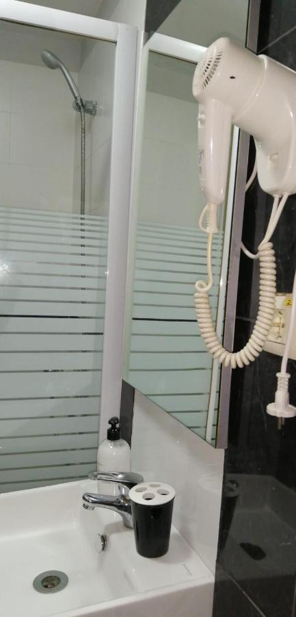 Hostal Oxum Μαδρίτη Εξωτερικό φωτογραφία