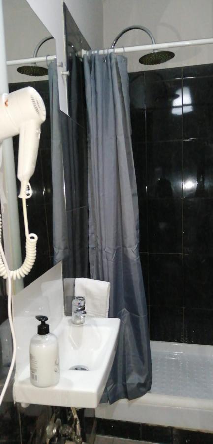 Hostal Oxum Μαδρίτη Εξωτερικό φωτογραφία
