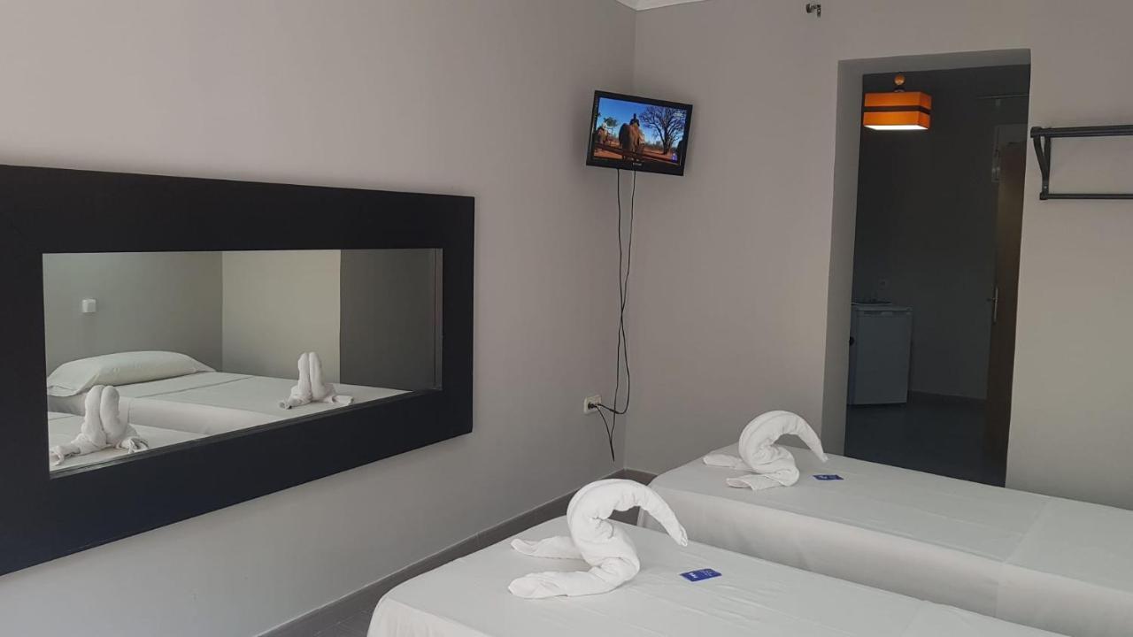 Hostal Oxum Μαδρίτη Εξωτερικό φωτογραφία