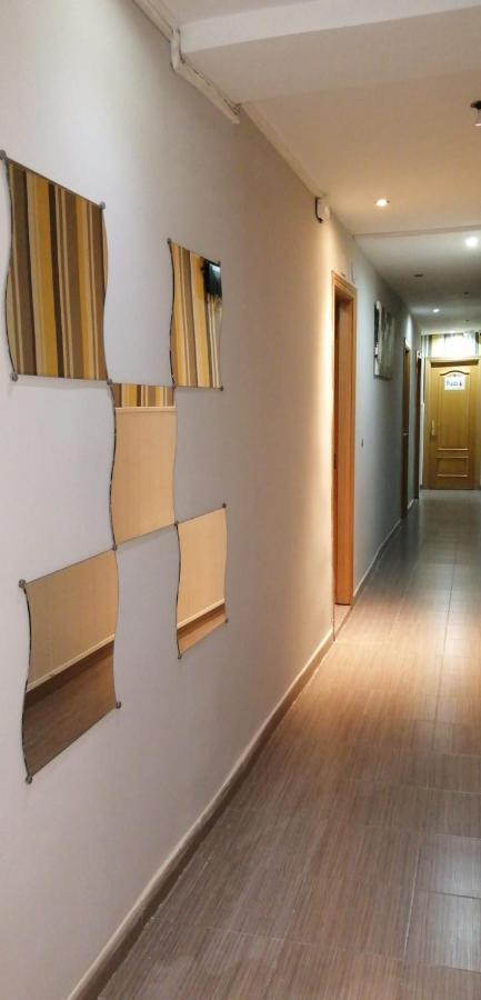 Hostal Oxum Μαδρίτη Εξωτερικό φωτογραφία
