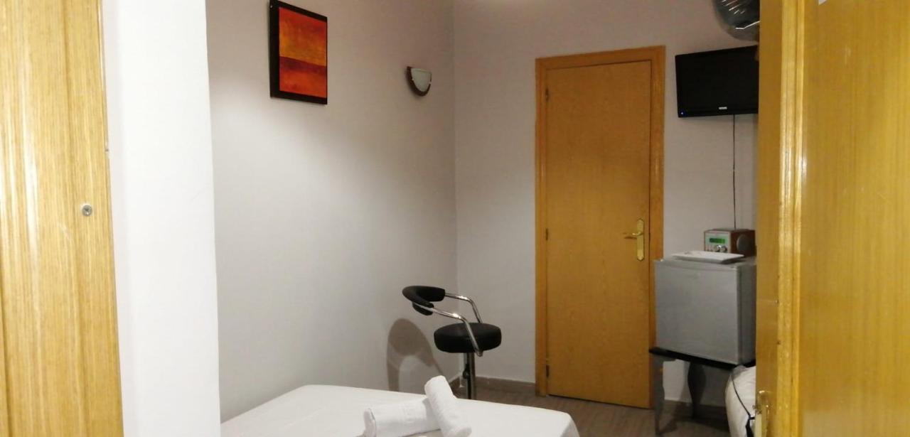Hostal Oxum Μαδρίτη Εξωτερικό φωτογραφία