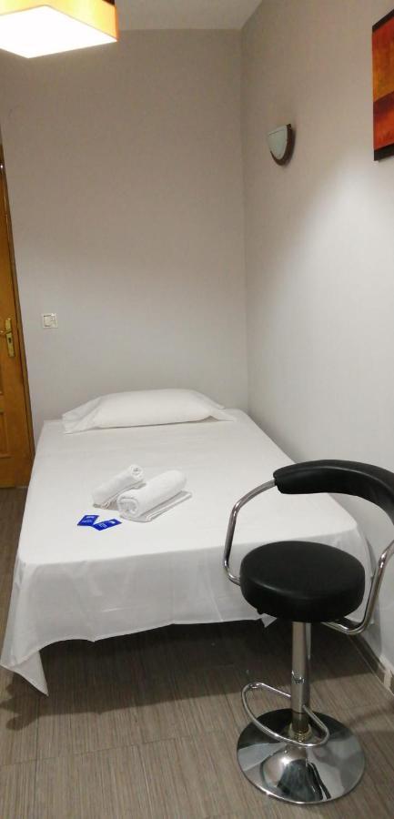 Hostal Oxum Μαδρίτη Εξωτερικό φωτογραφία