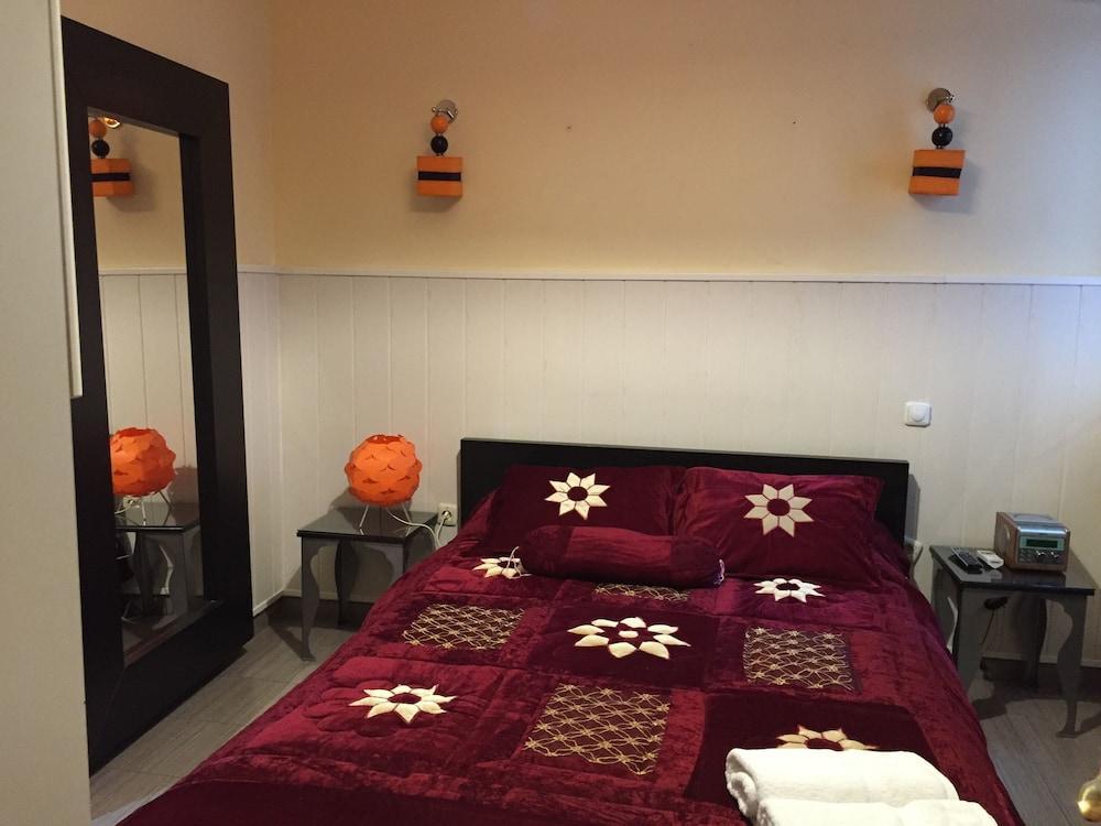 Hostal Oxum Μαδρίτη Εξωτερικό φωτογραφία