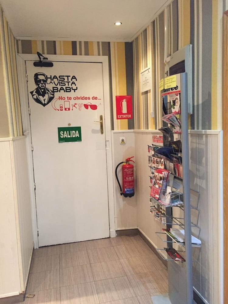 Hostal Oxum Μαδρίτη Εξωτερικό φωτογραφία